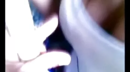 ภรรยาสาว ดู คลิป วีดีโอ โป้ fucks เพื่อนของสามีซึ่งภรรยามีชู้ของเธอต่อหน้าต่อตาและสนุก