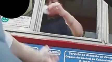 ผู้ชายกระเจี๊ยวใหญ่ วื ดื โป้ fucks สามสาวในทางกลับกัน